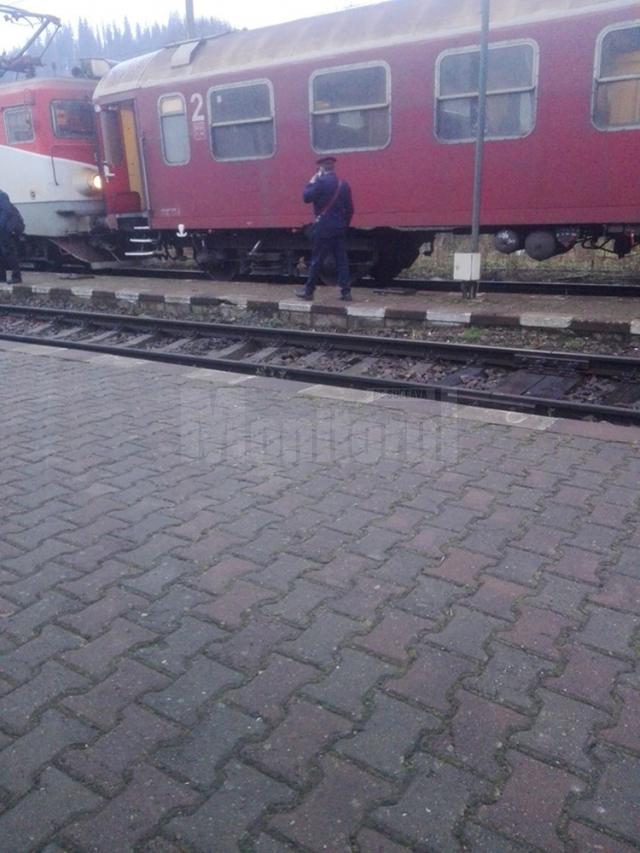 Trenul Câmpulung Moldovenesc – Ilva Mică, în stație la Iacobeni