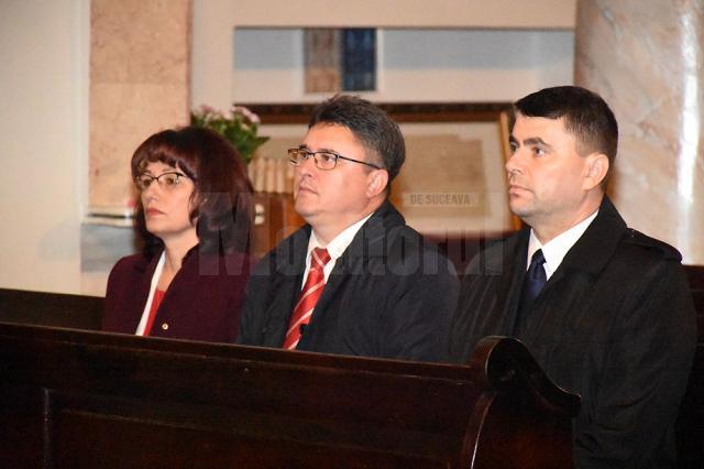 Deputatul Uniunii Polonezilor din România, Victoria Longher, preşedintele Uniunii Polonezilor din România, Ghervazen Longher, și secretarul general al judeţului Suceava, Petru Tănasă