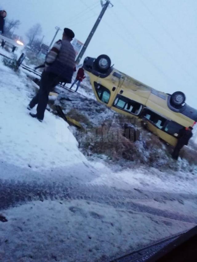 Microbuzul implicat în accident