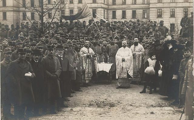 La 17 noiembrie s-a depus jurământul şi s-a sfinţit drapelul românesc al Senatului