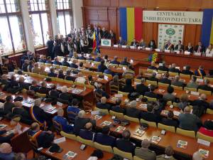 Sala Ştefan cel Mare s-a dovedit neîncăpătoare la şedinţa solemna a CJ Suceava