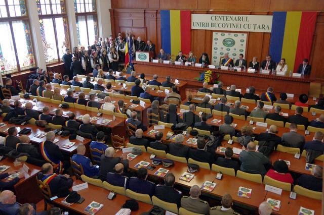 Sala Ştefan cel Mare s-a dovedit neîncăpătoare la şedinţa solemna a CJ Suceava
