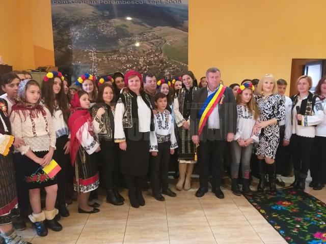 Ziua Bucovinei și sărbătoarea Centenarului Marii Uniri, celebrate la Școala Gimnazială "Ciprian Porumbescu"