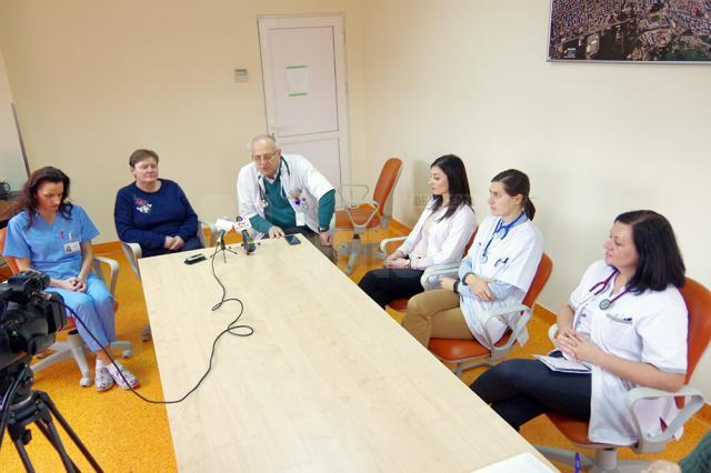 O femeie care face dializă de 25 de ani a fost sărbătorită, ieri, la Centrul de Dializă Fresenius, din Suceava