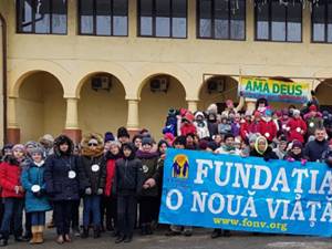 Fundația Umanitară “O Nouă Viață” Siret a organizat luni, 3 decembrie, între orele 09:00 – 10:00, marșul “Egal e Normal”