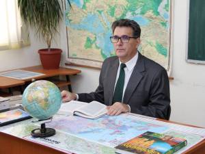 Profesorul de geografie Radu-George Ciumașu. Foto: Laurențiu Sbiera
