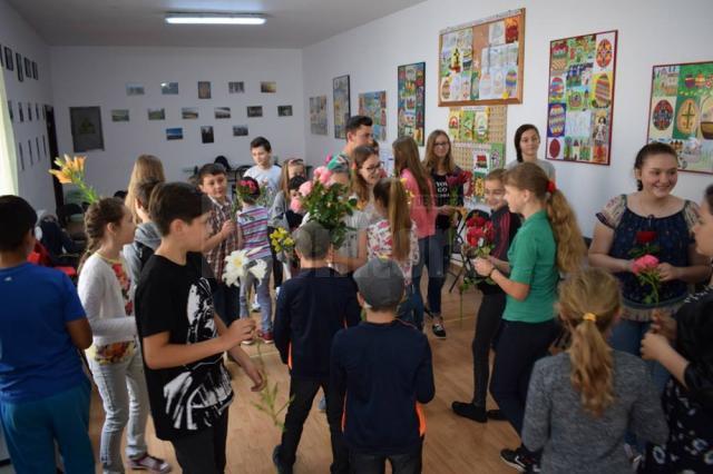 La secțiunea Proiectul de voluntariat al anului în domeniul educație este nominalizat Centrul „Nouă ne pasă” Moldovița