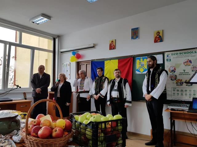 „O gustare sănătoasă în An Centenar”, la Şcoala Gimnazială „Bogdan Vodă”