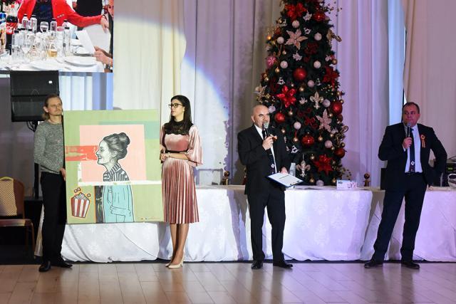 Peste 54.000 de lei, strânşi pentru Valentin Rusu, la Gala „Top 10 Suceveni”, ediţia a VII-a. Foto: Ștefan Macedon Gheorghiță