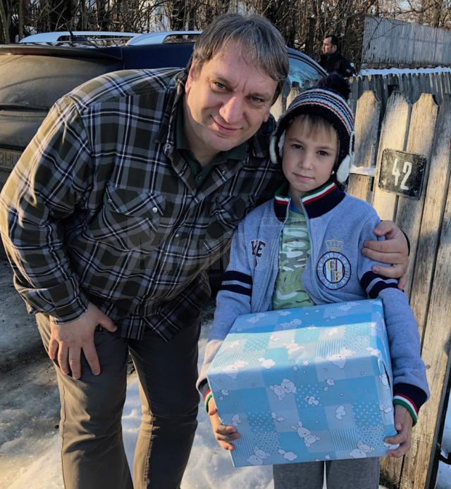 Peste 240 de copii din sate sărace din județele Suceava și Botoșani, ajutați în cadrul proiectului social „Cutia cu Vise”