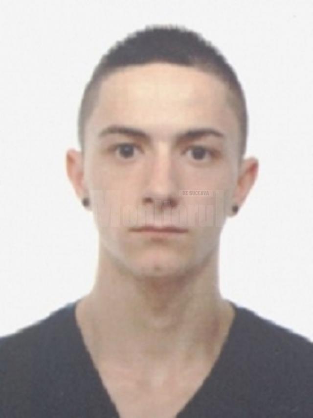 Tânărul era dat în urmărire de Poliția Română