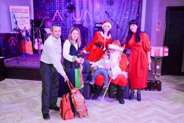 Peste 50 de copii şi tineri cu dizabilităţi au primit cadouri în cadrul campaniei ,,Şi tu poţi fi Moş Crăciun”