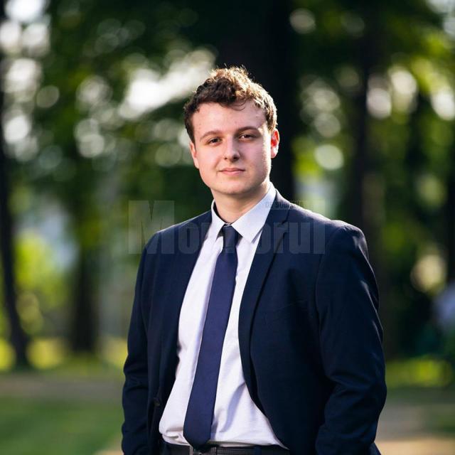 Ştefan Şovea este student al Universităţii „Ştefan cel Mare” Suceava și se numără printre cei cinci studenţi selectaţi