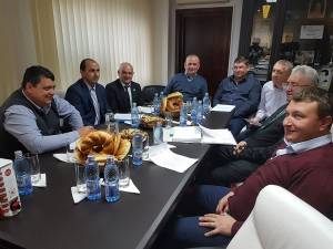 Primarii Zonei Metropolitane Suceava s-au întrunit, vineri dimineață, pentru a stabili proiectele propuse spre finanțare Băncii Mondiale