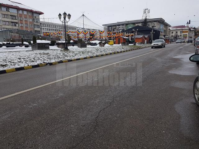 Străzi închise temporar circulaţiei rutiere, în zona centrală a Sucevei
