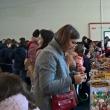 Vânzări de aproape 14.000 de lei, la Târgul de Crăciun al elevilor şcolii din Ipoteşti, în favoarea copiilor de la complexul „Floare de colţ” din Dorohoi