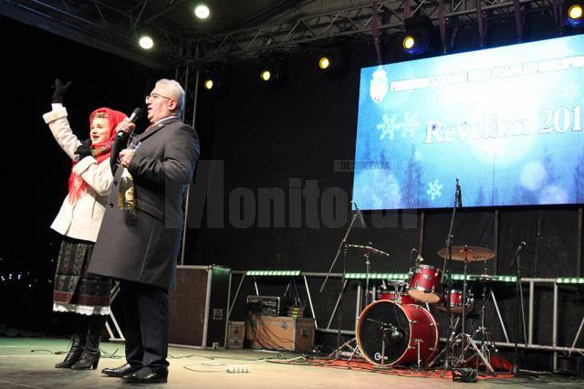Primarul Ion Lungu și Andra Matei, la trecerea în Noul An