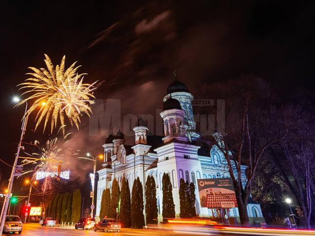 Concert de Revelion și foc de artificii în piața centrală din Rădăuți