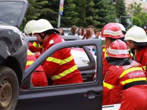 ISU Suceava recrutează voluntari pentru iniţierea în meseria de salvator
