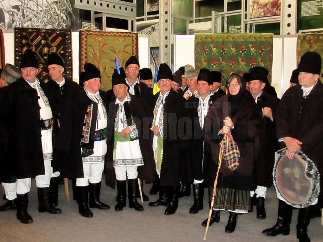 Grupul „Flori de Măr” al Căminului Cultural Râşca a participat anul trecut la peste 30 de activităţi cultural-artistice