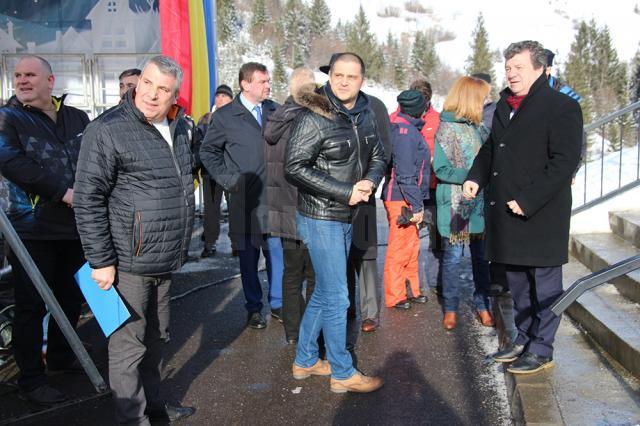 Mii de schiori au venit la Câmpulung Moldovenesc la deschiderea oficială a pârtiei de pe Rarău