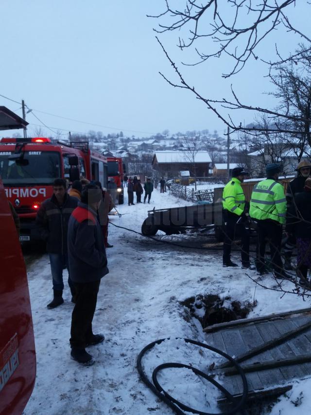 Anexele unei gospodării, distruse de un incendiu în satul Călineşti Arini