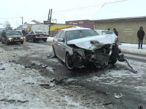 Autoturismul BMW avariat in accident