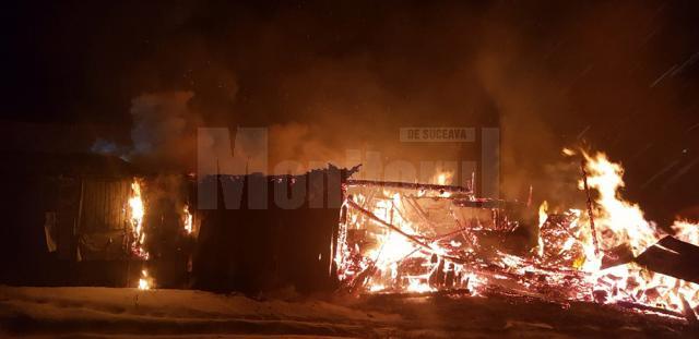 Incendiul a cuprins întreaga gospodărie din satul Buda