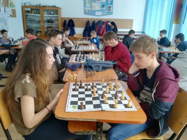 Școlari din tot județul, așteptați la Concursul de șah „Cupa Unirii” ce se va desfășura la Iulius Mall