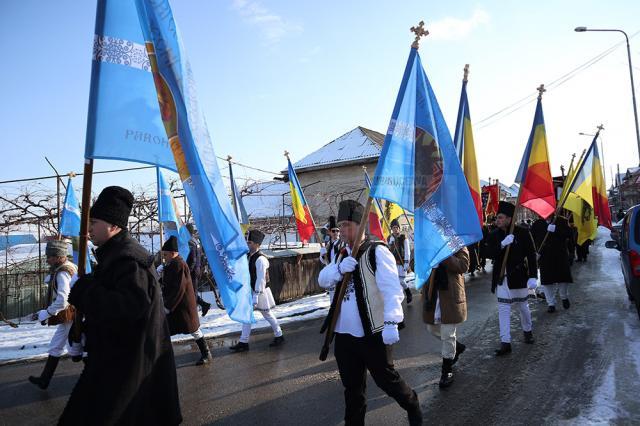 Procesiune religioasă a credincioşilor de stil vechi, la Fălticeni