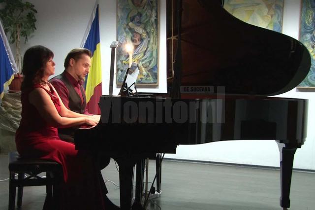 Recital de pian la patru mâini cu doi artiști de talie internațională, pe scena Colegiului de Artă