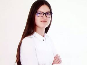 Miruna Elena Palaghean este elevă în clasa a X-a, la Colegiul Naţional „Petru Rareş” Suceava