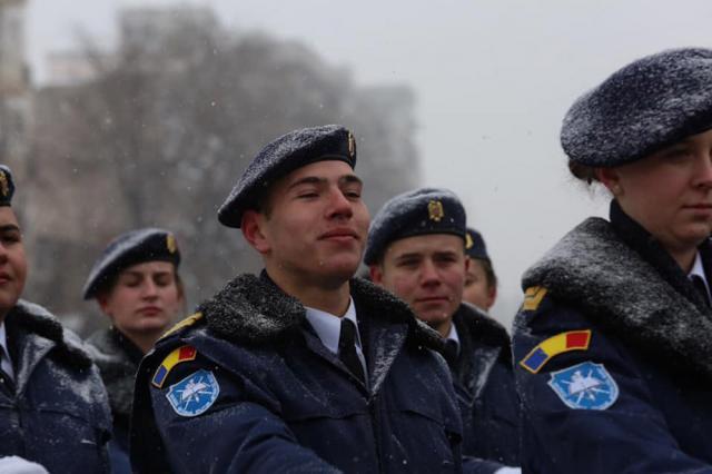 Defilare la Iaşi, cu prilejul a 160 de ani de la Mica Unire. Foto: Lt. Gabriel Chiriloiu