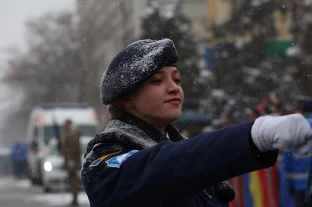 Defilare la Iaşi, cu prilejul a 160 de ani de la Mica Unire. Foto: Lt. Gabriel Chiriloiu