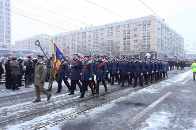 Defilare la Iaşi, cu prilejul a 160 de ani de la Mica Unire. Foto: Lt. Gabriel Chiriloiu