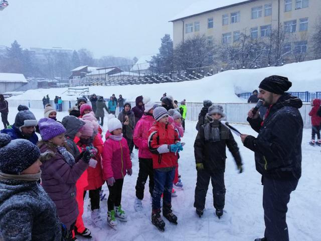 Aproape 3.000 de lei adunaţi la evenimentul caritabil organizat de Grupul de Iniţiativă al Fundaţiei Comunitare Bucovina