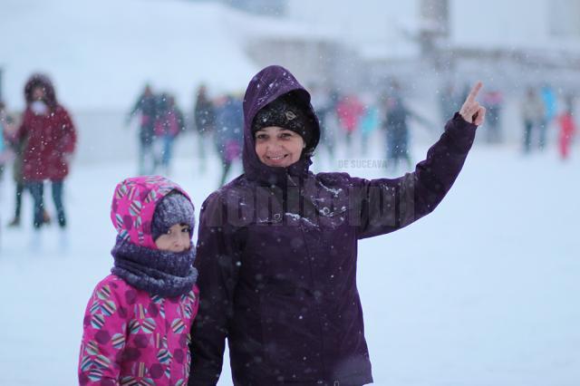 Aproape 3.000 de lei adunaţi la evenimentul caritabil organizat de Grupul de Iniţiativă al Fundaţiei Comunitare Bucovina