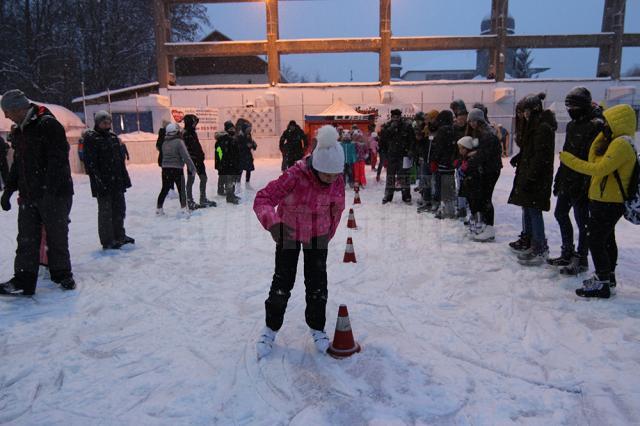 Aproape 3.000 de lei adunaţi la evenimentul caritabil organizat de Grupul de Iniţiativă al Fundaţiei Comunitare Bucovina