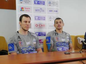Noii veniţi, sârbul Djordje Golubovici şi Dorin Dragnea, alături de antrenorul Adrian Chiruţ