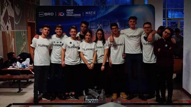 Elevii suceveni au intrat în arena celei mai mari competiţii de robotică pentru liceeni