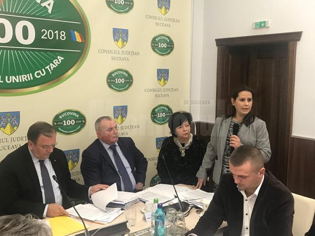 Procurorul-şef al DNA Suceava, Mihaela Mihai, în plenul CJ
