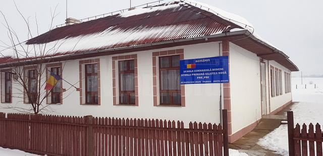 Şcoala Siliștea Nouă, din orașul Dolhasca
