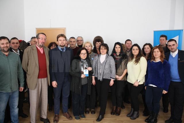 Deputatul Daniel Popescu alături de membrii filialei USR Câmpulung Moldovenesc