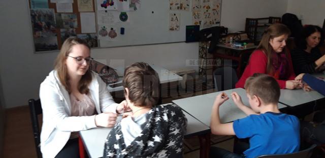 Studenți din Belgia fac practică la Centrul Școlar din Gura Humorului