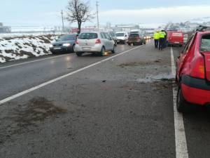 Accident cu trei mașini pe E 85, la ieșirea din Suceava spre Pătrăuți