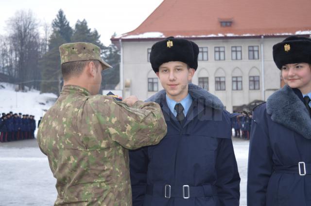 Elevi din primul an de studiu de la Colegiul Naţional Militar „Ştefan cel Mare” au fost înaintaţi în grad