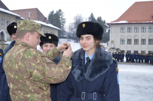 Elevi din primul an de studiu de la Colegiul Naţional Militar „Ştefan cel Mare” au fost înaintaţi în grad