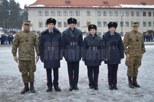 Elevi din primul an de studiu de la Colegiul Naţional Militar „Ştefan cel Mare” au fost înaintaţi în grad