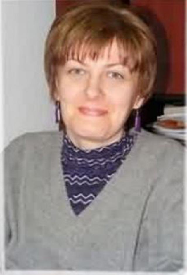 Daniela Ioana Rusu preda la colegiul sucevean din 1994