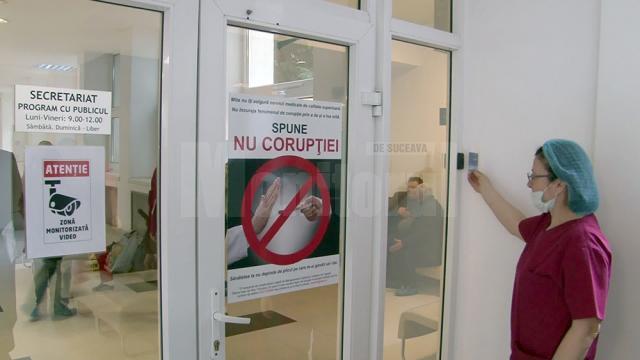 Afişarea de postere „Spune Nu corupţiei” în toate secţiile spitalului